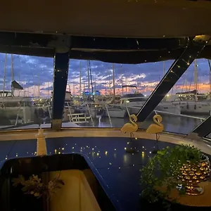 Panaby - House Boat Bateau-hôtel